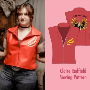 Könnte beinhalten: Eine rote Weste mit einem weißen und gelben Flammenmuster, einem Reißverschluss und einem Kragen. Das Bild zeigt auch ein Schnittmuster mit dem Text "Claire Redfield Sewing Pattern". Die Weste wird mit einem grauen Hemd und Jeans getragen.