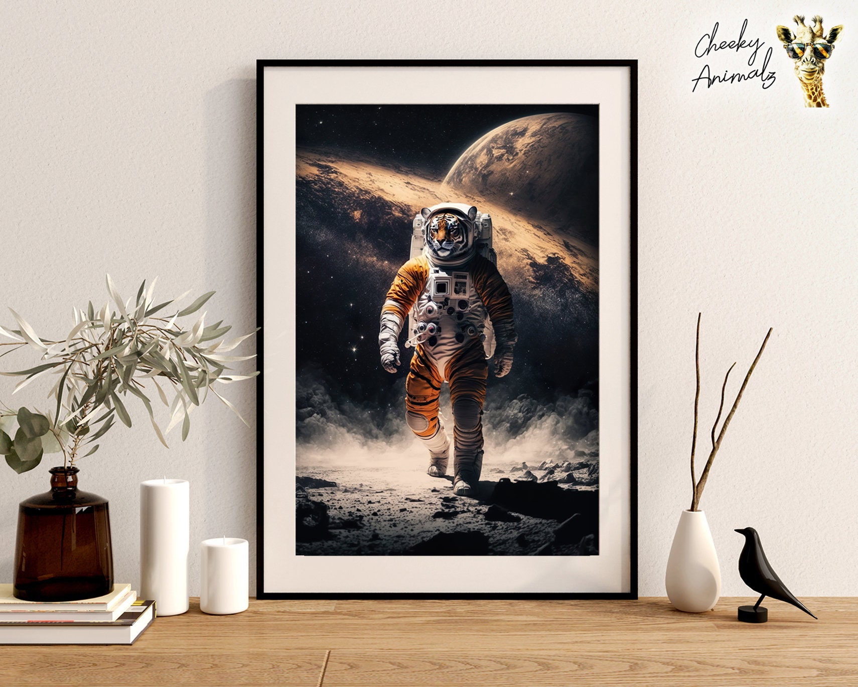 宇宙飛行士の虎のアートプリント：面白い動物の宇宙服ポスター