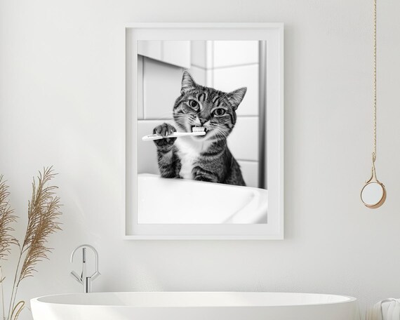 Stampa Artistica Da Parete Con Gattini Divertenti: Quadro Per Bagno Con Frasi 'Are You Pooping?' - Decorazione Umoristica 40x60 Cm