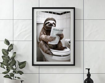 Zabawna sztuka ścienna z leniwcem w łazience, leniwiec na toalecie czytający gazetę, wystrój pralni, humor toaletowy, osobliwy nadruk ze zwierzętami, grafika ze sztuczną inteligencją do druku
