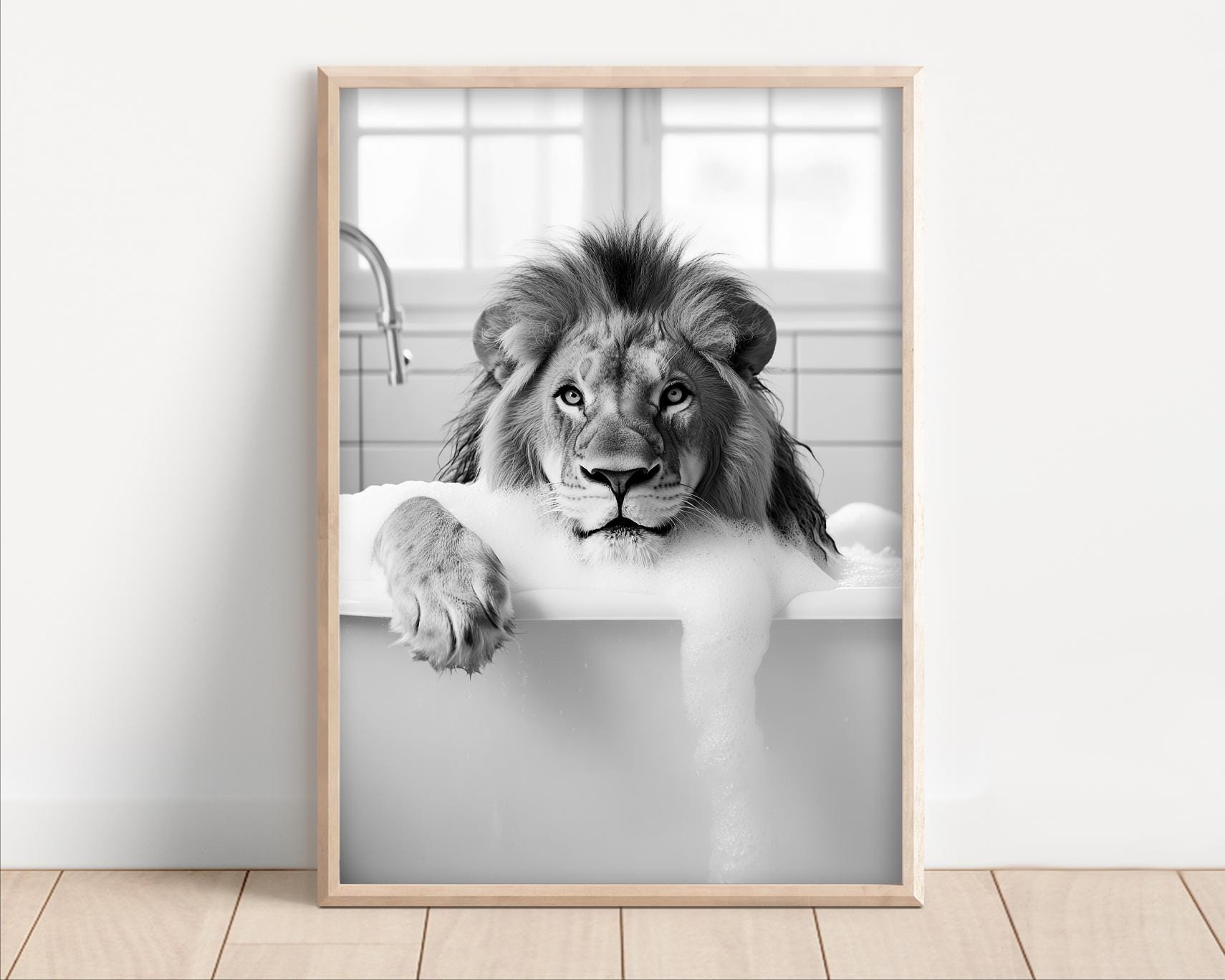 Poster Decorativo Leone Con Giornale "Lion Times" - Stampa Su Carta Patinata 40x30 Cm, Serie Animali, Senza Cornice