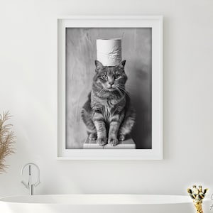 Arte divertente da parete per il bagno, gatto con un rotolo di carta igienica sulla testa, arte da bagno stampabile, foto di animali vintage, stampa umoristica sui gatti, arte AI