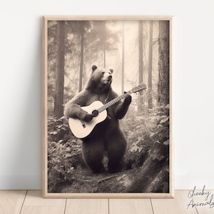 Gitaar spelende beer, grappige vintage dierenprint, foto beer, retro beer humor, vintage muurkunst, woondecoratie, printables, AI-kunst
