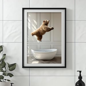 Rolig björn i badkarstavla: Vintage badrumsväggkonst (digital nedladdning)