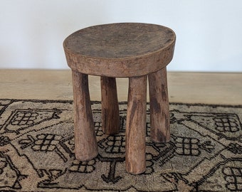 Round vintage Senufo stool