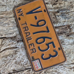 Vintage 1985 New York license plate