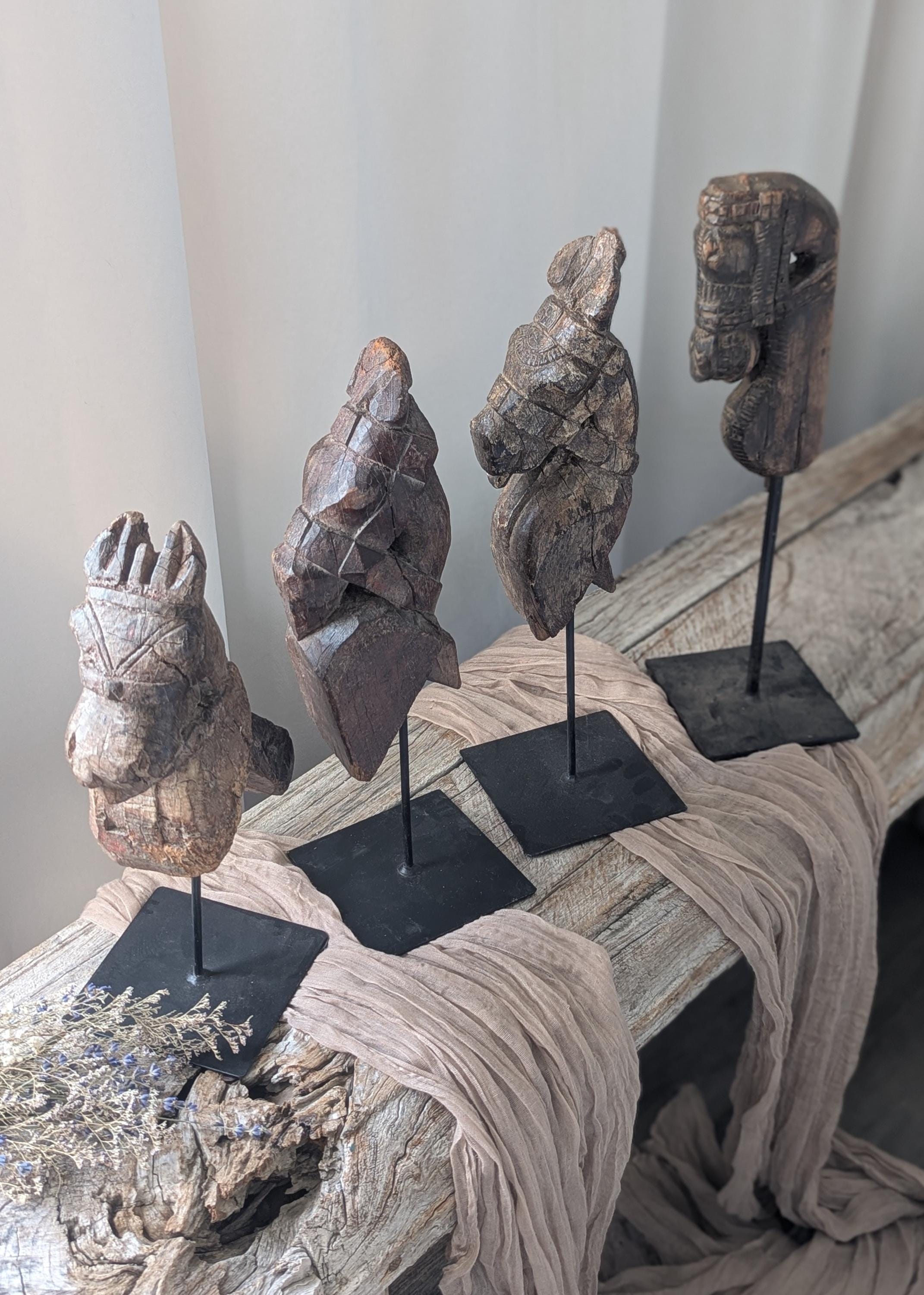 ヴィンテージの手彫り木製馬のコーベル彫刻（スタンド付き