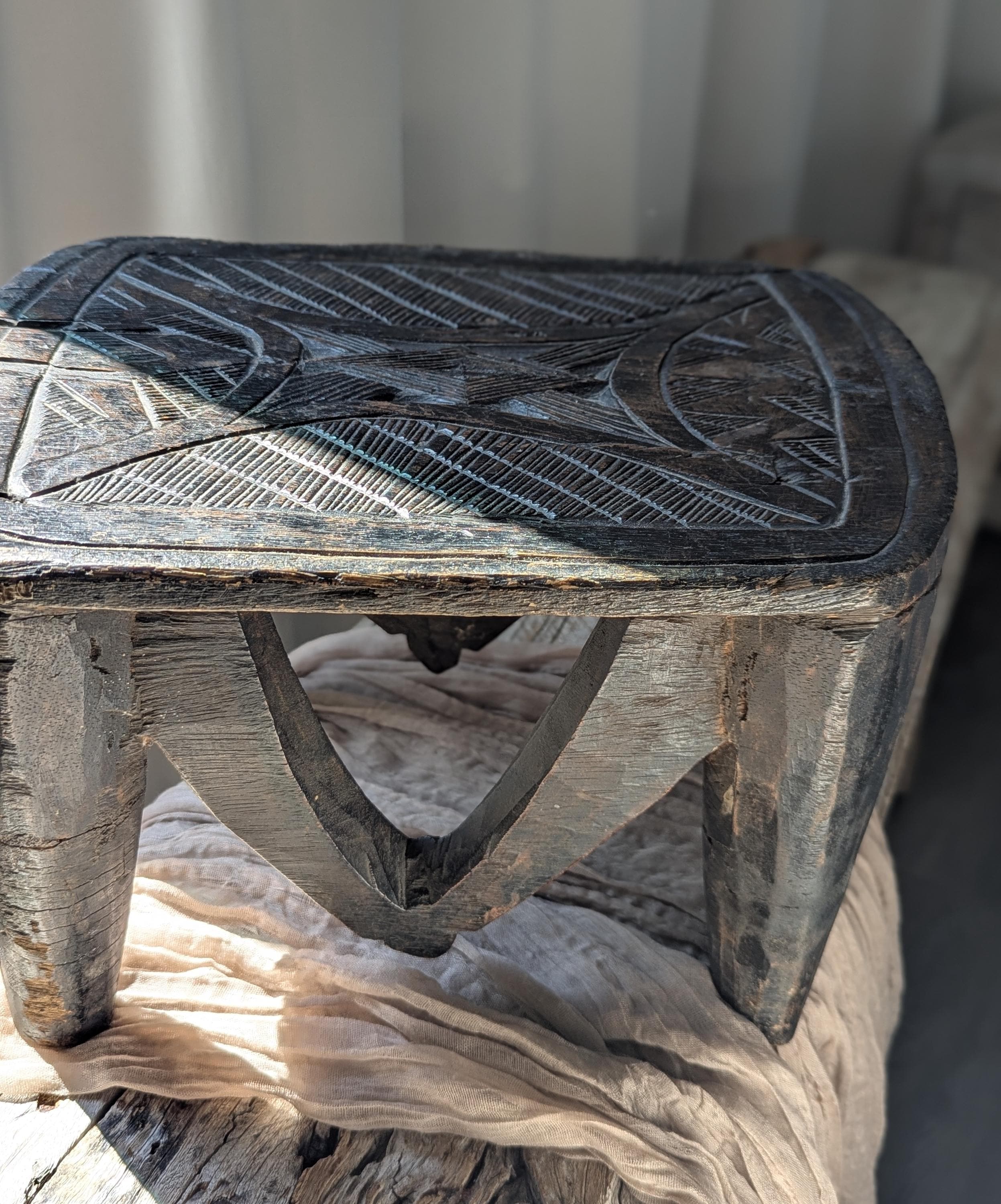 アンティーク　アフリカ　スツール　木製 アンティークアフリカヌペスツール - Etsy 日本