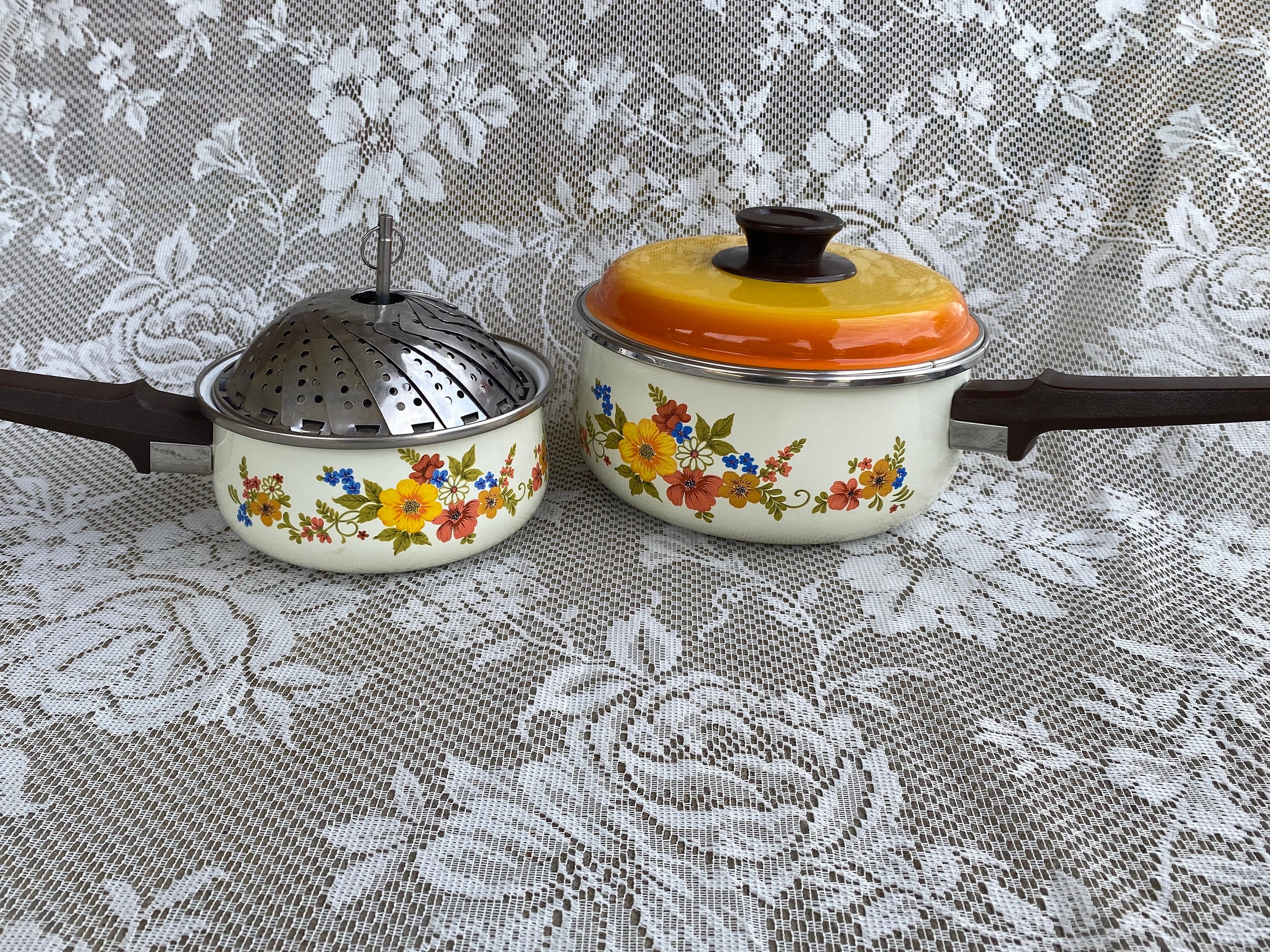 Vintage 70s Harvest Blossom Porcelain Enamel Cookware Soup/Stock Pot 2-3QT  RETRO