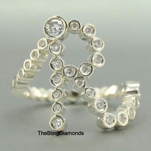 Anillo con el alfabeto en oro de 18 quilates, anillo personalizado con la letra R, anillo de compromiso con moissanita de corte redondo, anillo de diamantes con engaste en bisel, regalo de cumpleaños para ella