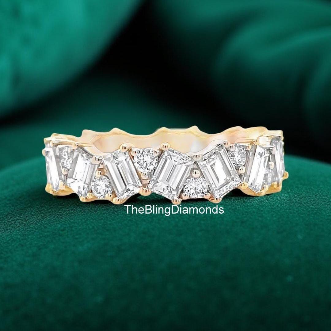 Alternative Baguette & Round Cut Lab Grown Diamond Wedding Band, Full ...