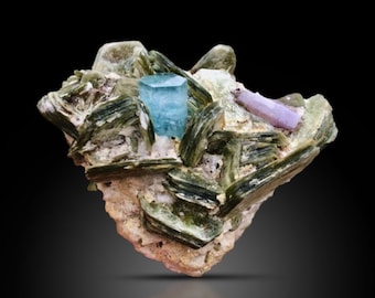 白雲母入りアクアマリン水晶クラスター - パキスタン