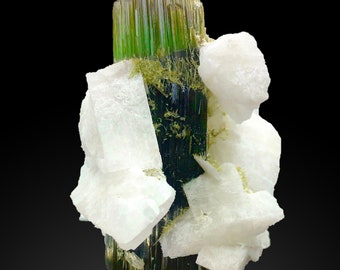 ブルーキャップトルマリンクリスタル アルバイト付き 天気が良いので美しいブルーキャップトルマリンを撮影してみまし