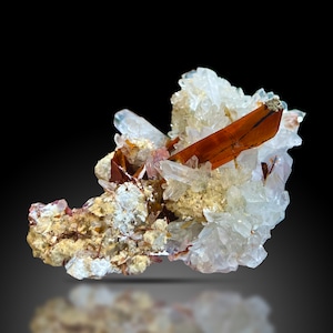 Brookit Kristall auf Quarz, große Brookit (1606 Karat, 45 * 130 * 90 mm) Seltene rote Brookit Kristalle auf Quarz Display Specimen