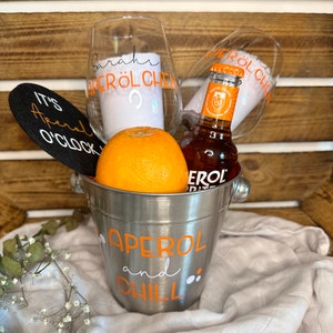 personalisiertes Geschenkset Aperol Aperölchen Holy Aperoli Mädelsabend Freundinnen Geschenk Mitbringsel Bild 2