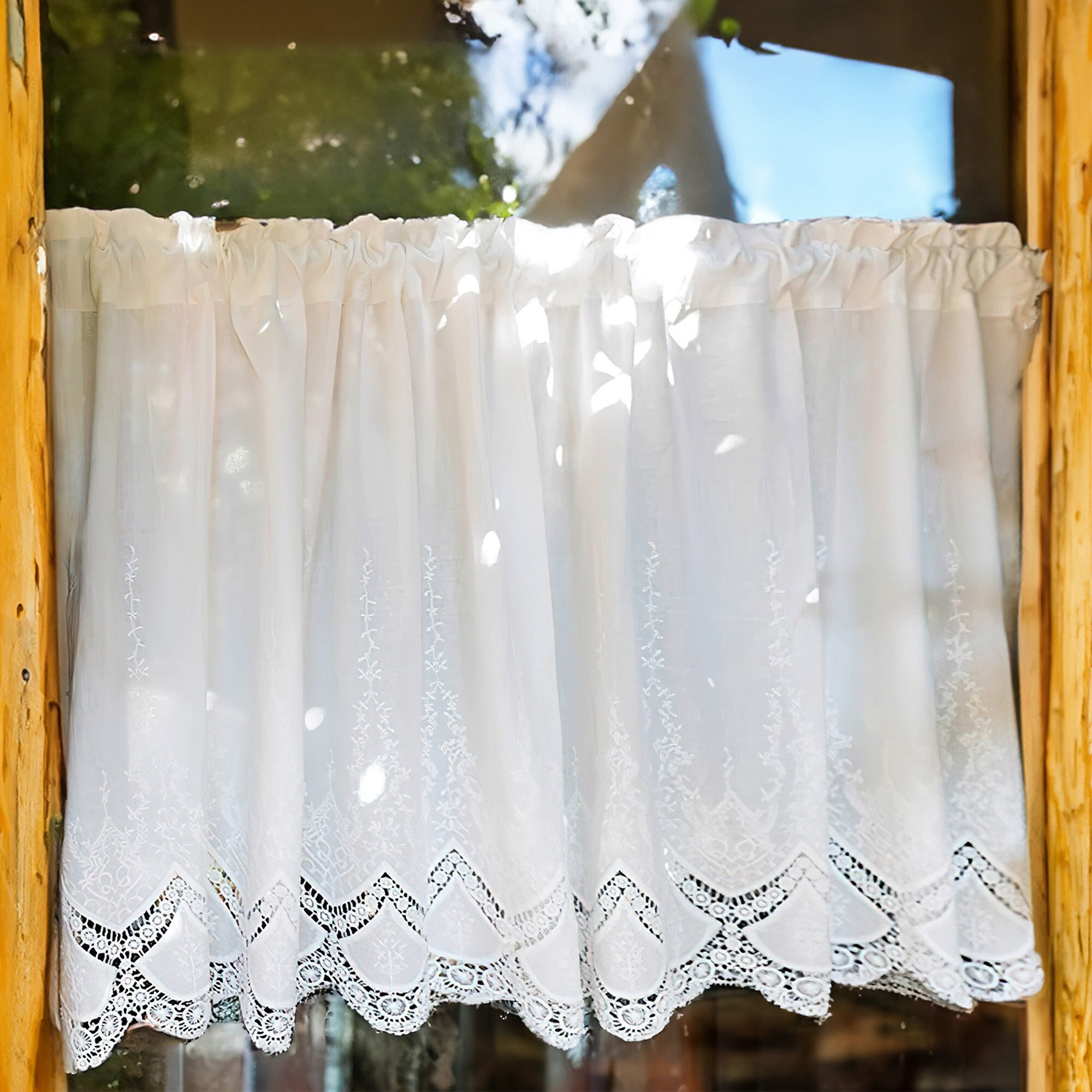 レース装飾の長い白いカーテンビンテージ ヴィンテージホワイト刺繍カーテン | コットン生地 | 光透過性