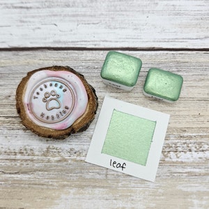 Hoja / Pintura de acuarela hecha a mano verde / Mica metalizada / Muestra de pata / Cuarto de pastilla de 1 ml / Media pastilla de 2 ml / Tarjeta de puntos