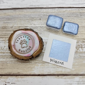 Pintura de acuarela hecha a mano en azul Blizzard / Mica metalizada / Muestra de pata / Cuarto de pastilla de 1 ml / Media pastilla de 2 ml / Tarjeta de puntos