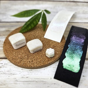 Aurora | Handmade Watercolor Paint | Colourshift | Paw Sampler | 1ml Quarter Pan | 2ml Half Pan | Dot Card
