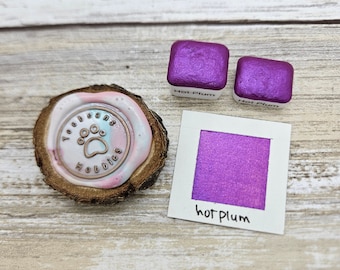Hot Plum | Purple Handmade Watercolor Paint | Mica Metallic | Paw Sampler | 1ml Quarter Pan | 2ml Half Pan | Dot Card