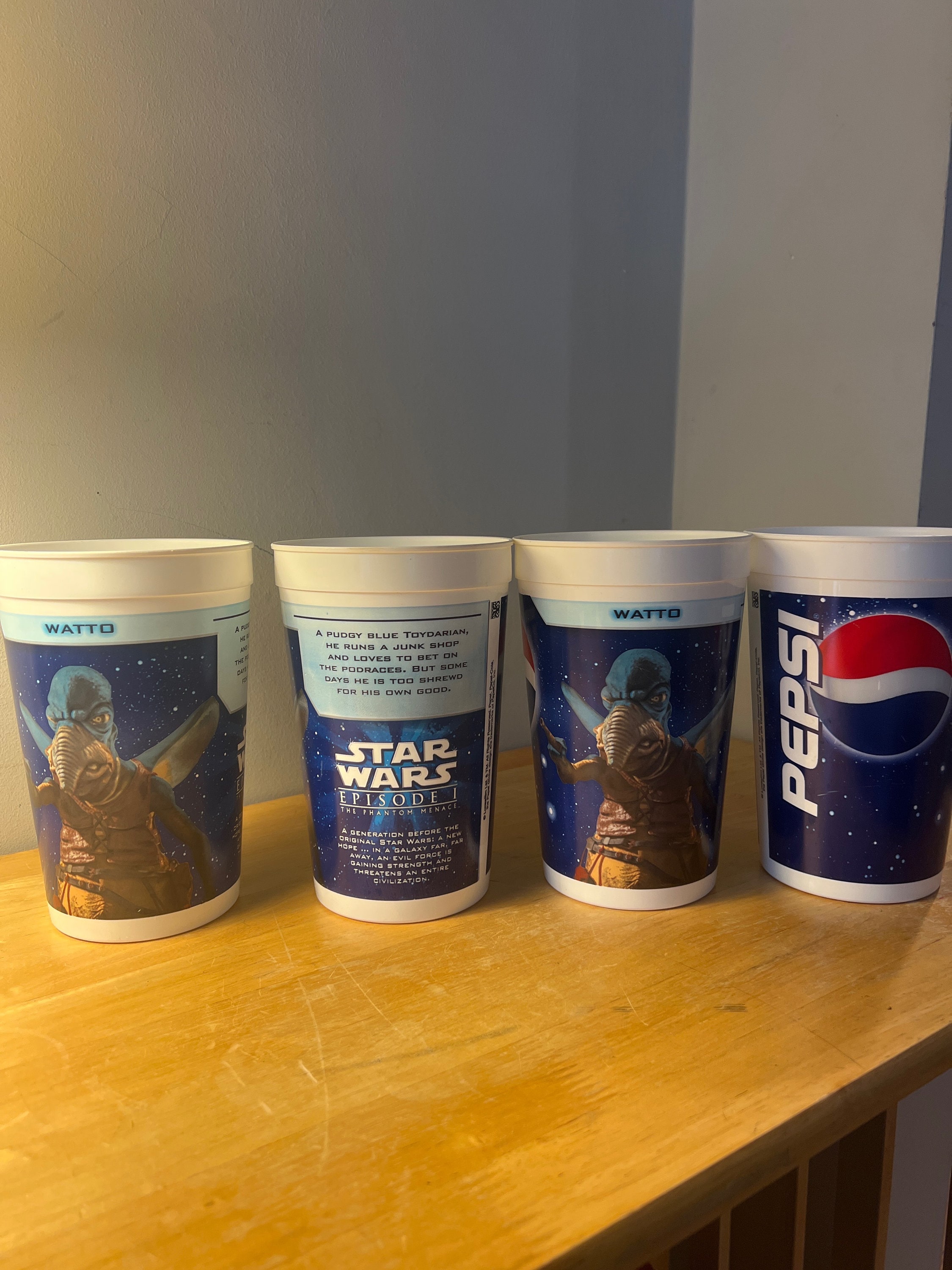 Vtg. x 2 Pepsi Star Wars Episode I- The Phantom Menace - C3PO and