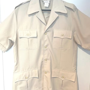 Vintage 1970s Tori Richard Honolulu Beige Medium Polyester Collar Button Down Heavy Shirt Hawaii