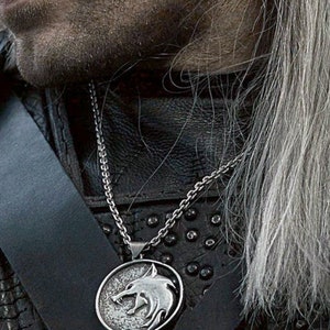 Wolf head medallion necklace, Geralt from The Witcher cosplay, werewolf pendant, storage bag
