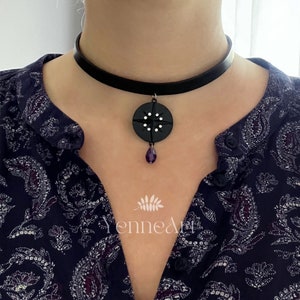 Collier ras de cou Yennefer en cuir, collier en cuir véritable, cosplay The Witcher, costume, bracelet en cuir véritable, sac cadeau en velours médaillon Yen