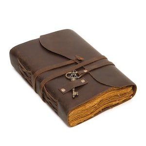 Diario rilegato in pelle personalizzato per uomo e donna Carta antica fatta a mano con lucchetto Regali di compleanno e anniversario per lei e lui