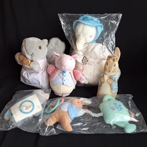 Peluches et boîte à musique Pierre Lapin NEUF ancien stock !