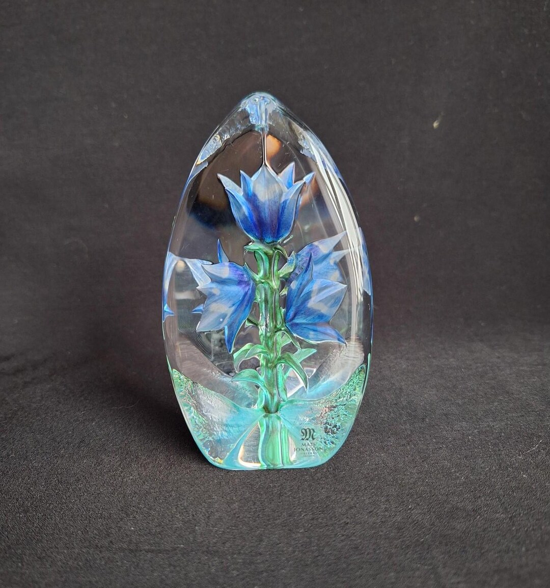 Mats Jonasson クリスタルガラス 花 置物 Crystal Sculpture With Blue Flower by Mats Jonasson - Etsy