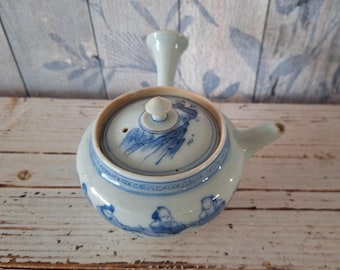 Théière japonaise ancienne à décor bleu/blanc