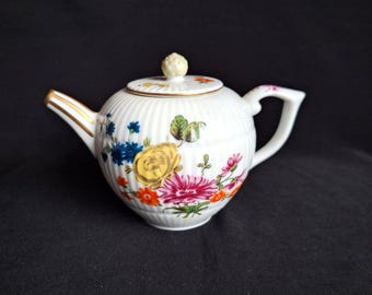 Miniatuur theepot van Furstenberg V&A museum