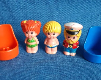 Vintage poppetjes en 2 stoeltjes van De magische boomhut