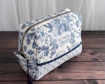 Quilted Zipper Pouch Sewing Pattern + Video Tutorial