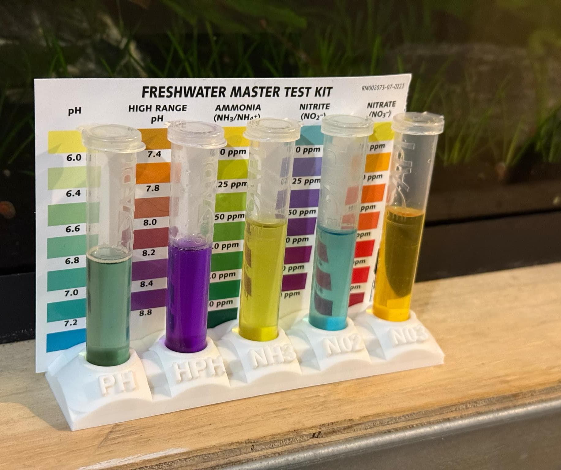 API & NT Labs Compatible Aquarium Test Tube Holder – 5 Slot Test Kit Stand with Colour Chart Slot – Fish Tank Water Testing – MMS Design