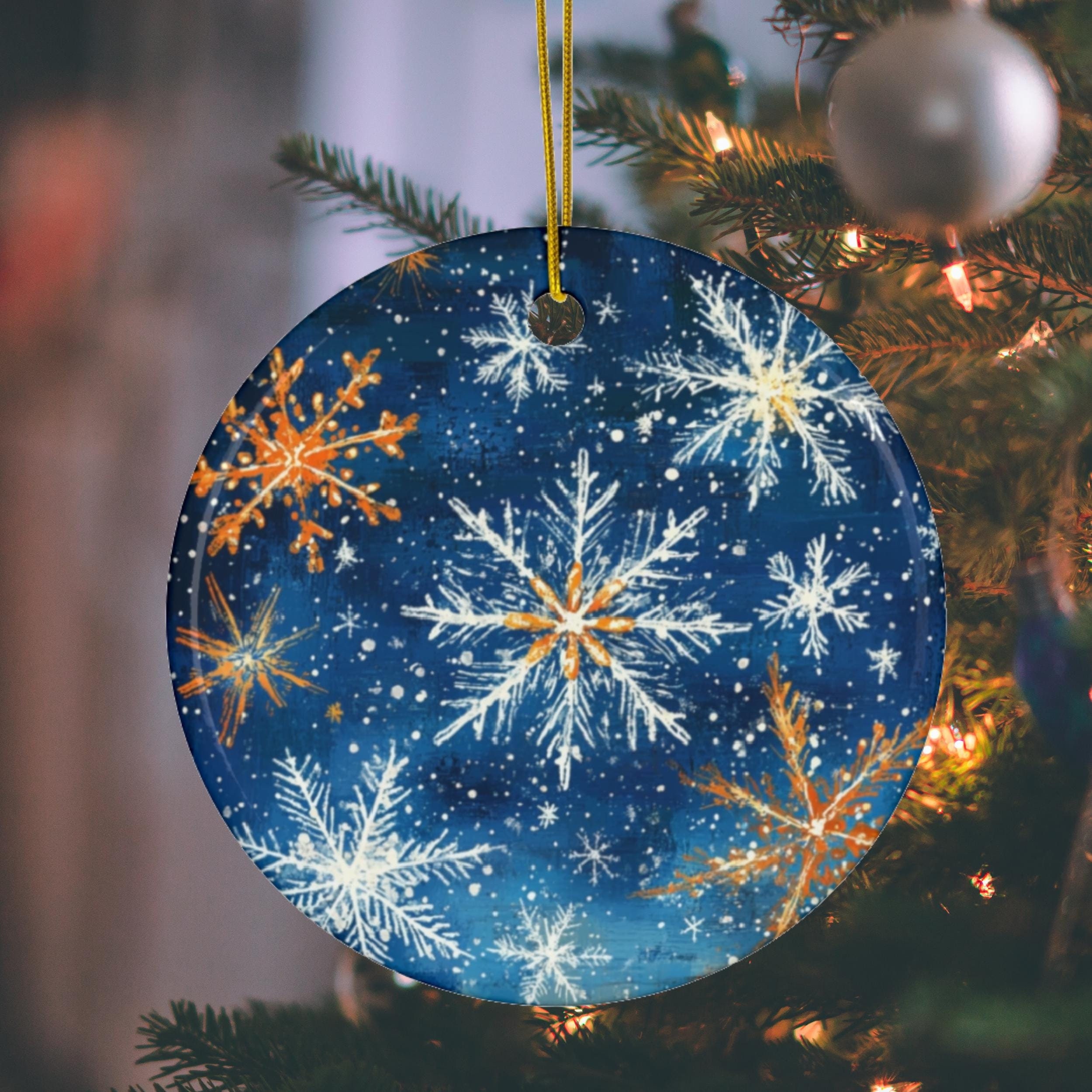  雪の結晶　ブルーボックス　オーナメント　クリスマス クリスマスの雪の結晶の陶器のオーナメント、ホリデーデコレーション