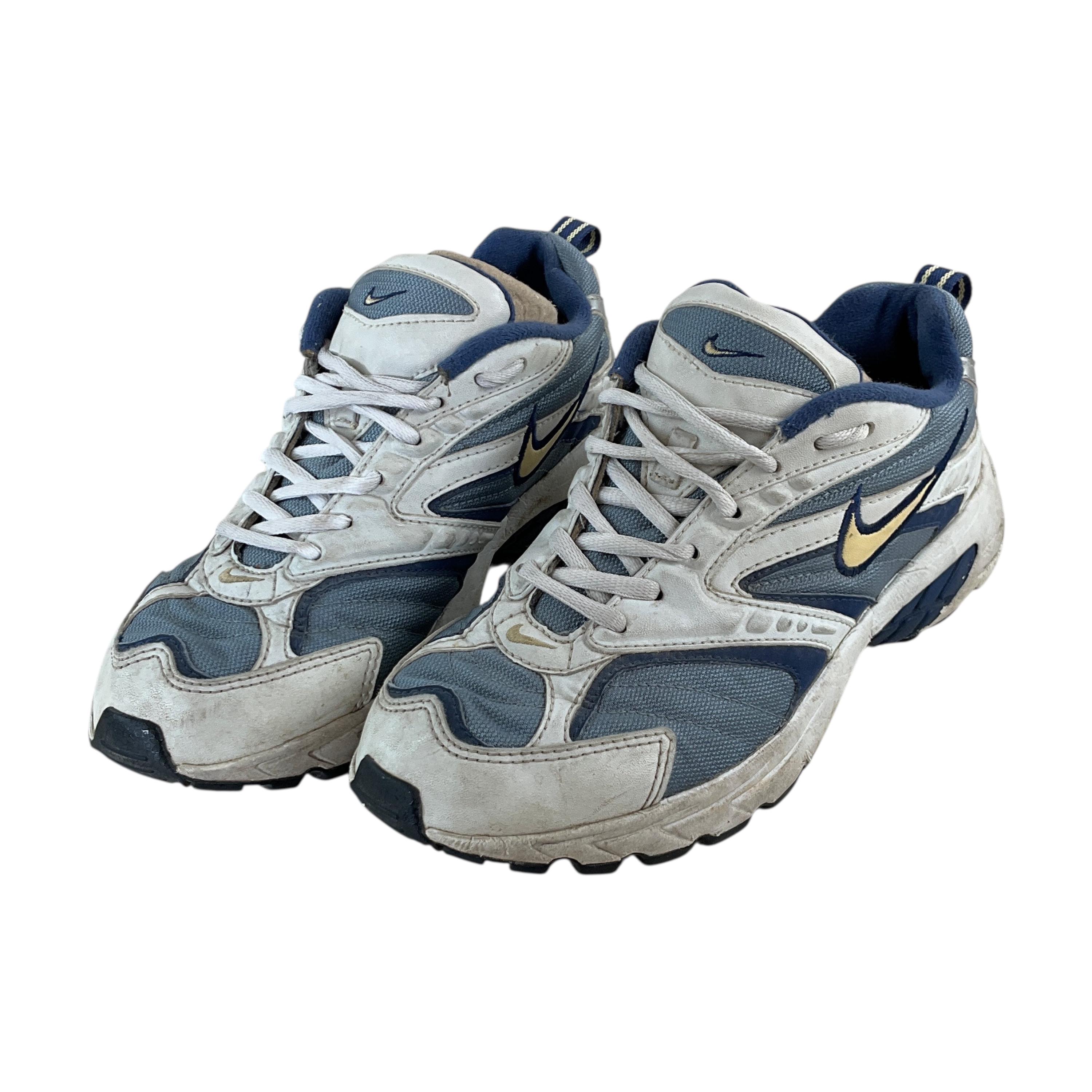 nike tennis shoes old school