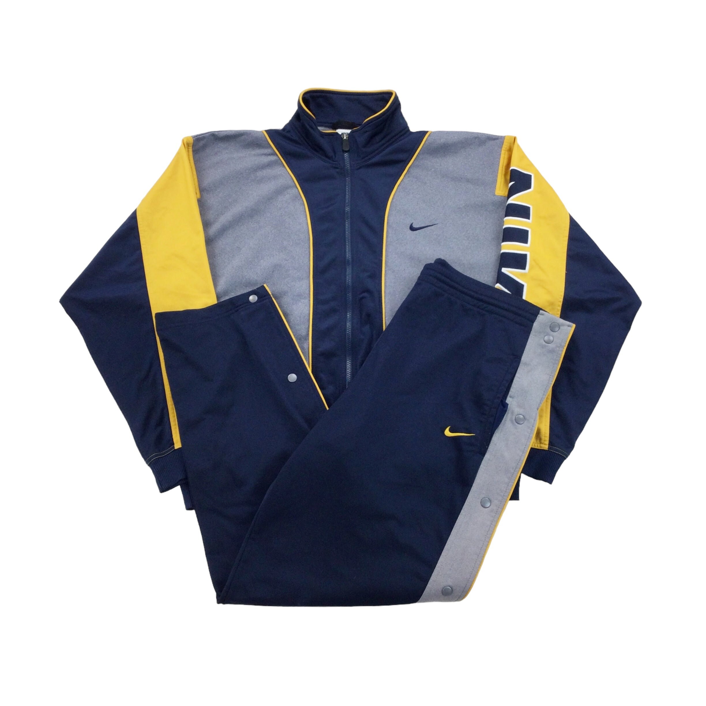 Nike tracksuit shop big swoosh