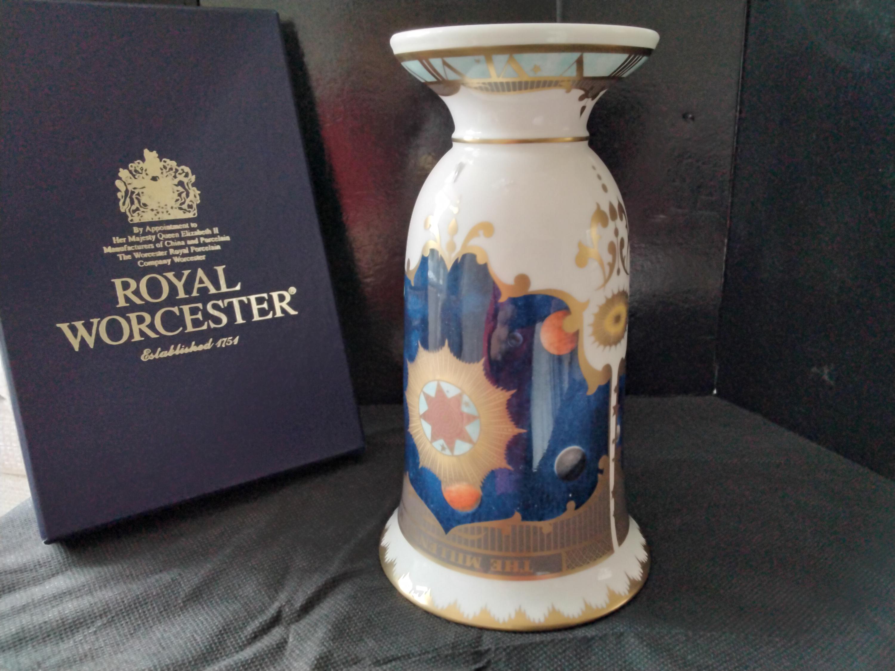 ヴィンテージ ロイヤルウースター ミレニアム花瓶 - Etsy 日本