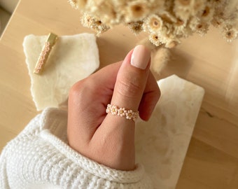Dainty Daisy Chain Beaded Ring colours Cream/Blush Pink/Beige