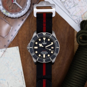 The Adventurer - Correia de velcro de nylon canelado com passagem única - Verde floresta - Correia de relógio inspirada no estilo militar FXD de 20 mm a 22 mm