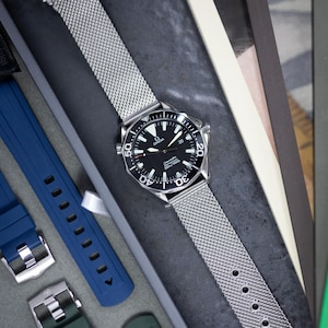 Omega mesh bracelet - Etsy 日本