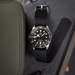 Premium FKM Rubber Single Pass Watch Strap - Hatch Weave - Black 20mm - 22mm