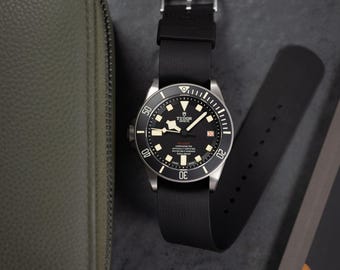 Premium FKM Rubber Single Pass Watch Strap - Hatch Weave - Black 20mm - 22mm