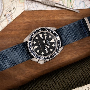 Pulseira de relógio de nylon premium espinha de peixe de uma só passagem (20 mm - 22 mm) azul escuro