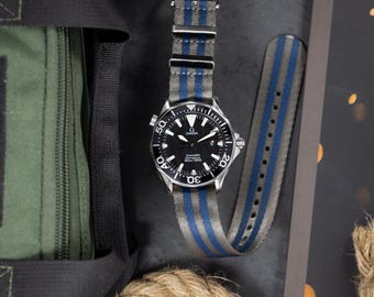 プレミアム ジェームズ・ボンド スペクター シングルパス シートベルト ミリタリーウォッチストラップ (20 mm - 22 mm) グレーブルー - ボンド 007