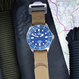 The Adventurer - Correia de velcro de nylon canelado com passagem única - Tan Khaki - Correia de relógio inspirada no Military FXD de 20 mm a 22 mm