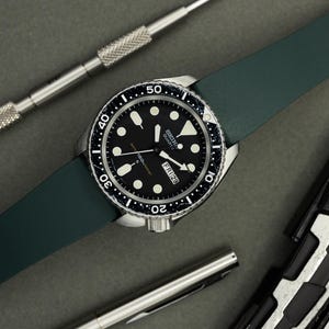 Pulseira de relógio de borracha FKM de duas peças premium cortada sob medida - Fecho de implantação - Barras de mola de liberação rápida - Verde floresta - 20 mm - 22 mm