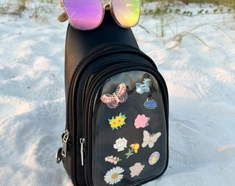 Bolso ITA con solapa: bandolera de piel sintética negra con expositor de alfileres